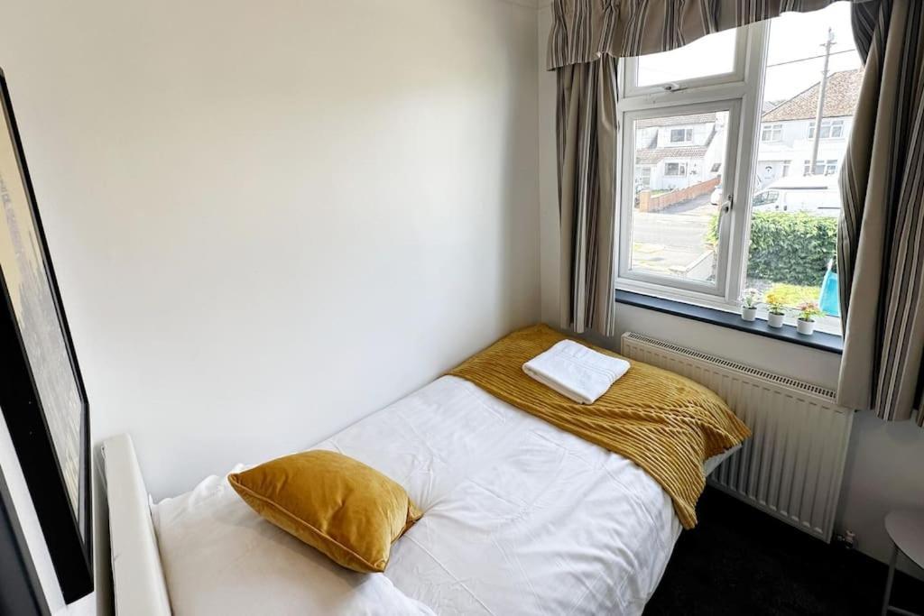 Haven Villa: Spacious 4br Retreat With Hot Tub & Garden * Kidlington